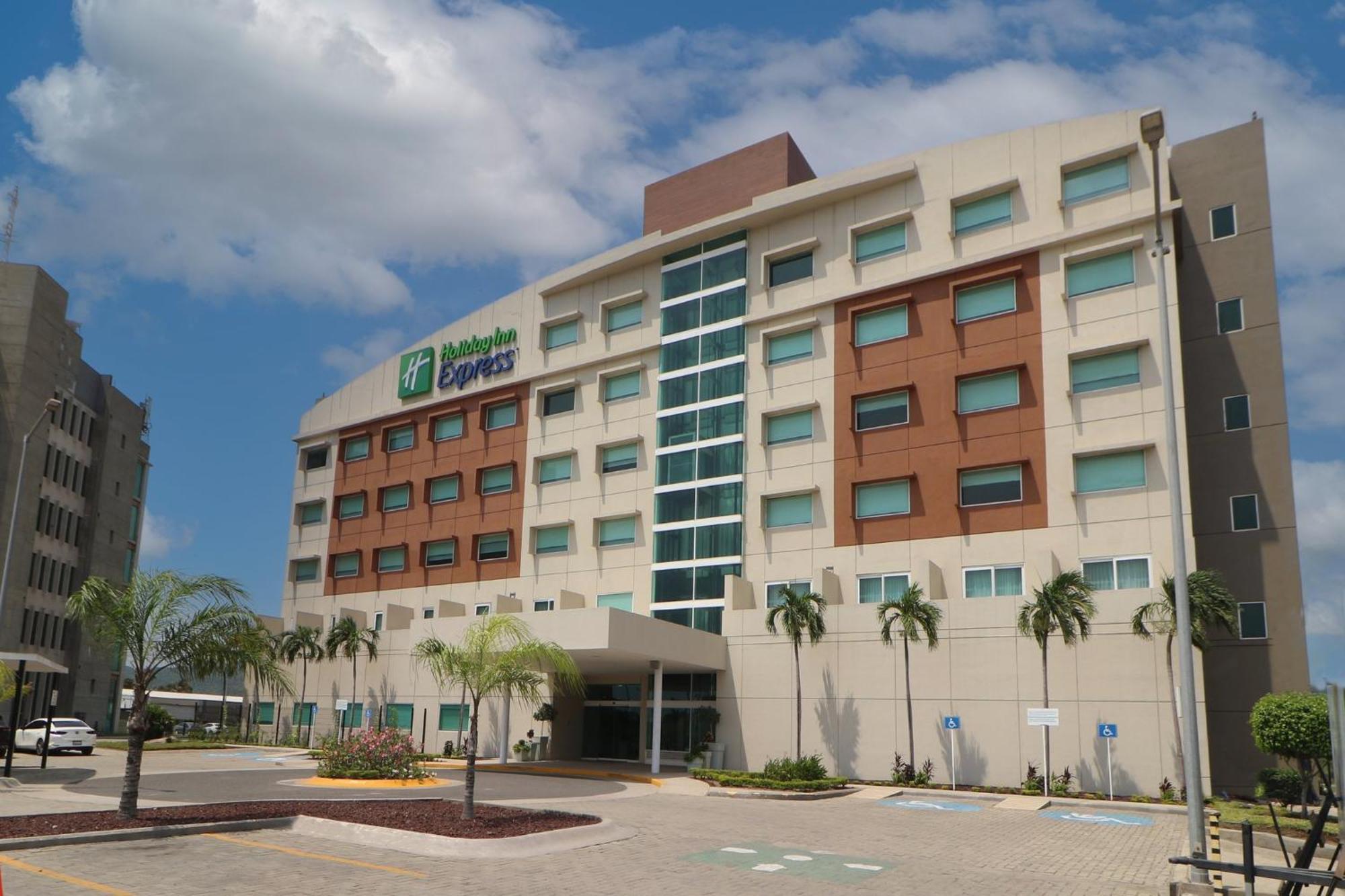 Holiday Inn Express Manzanillo By Ihg Bagian luar foto