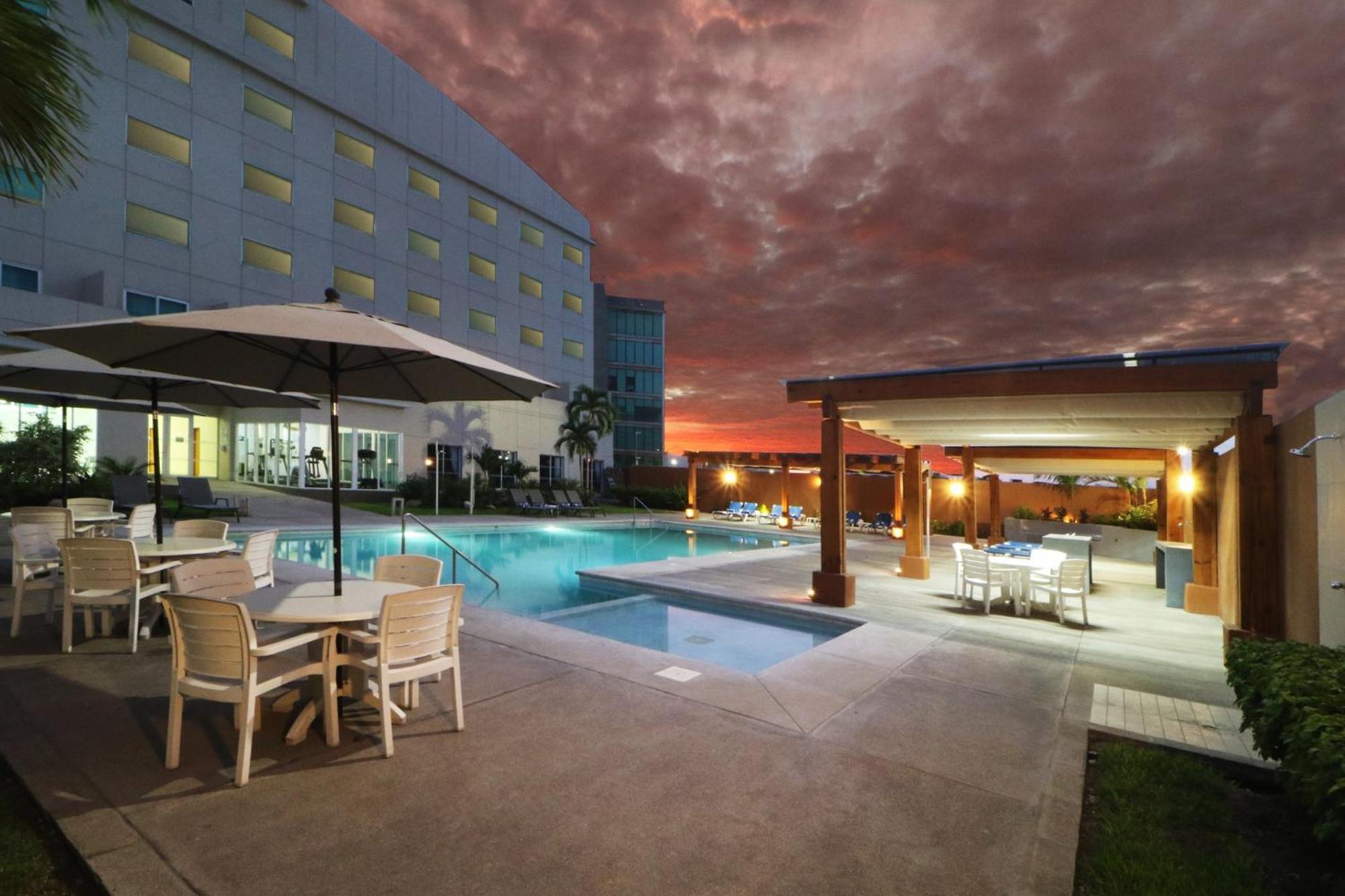 Holiday Inn Express Manzanillo By Ihg Bagian luar foto