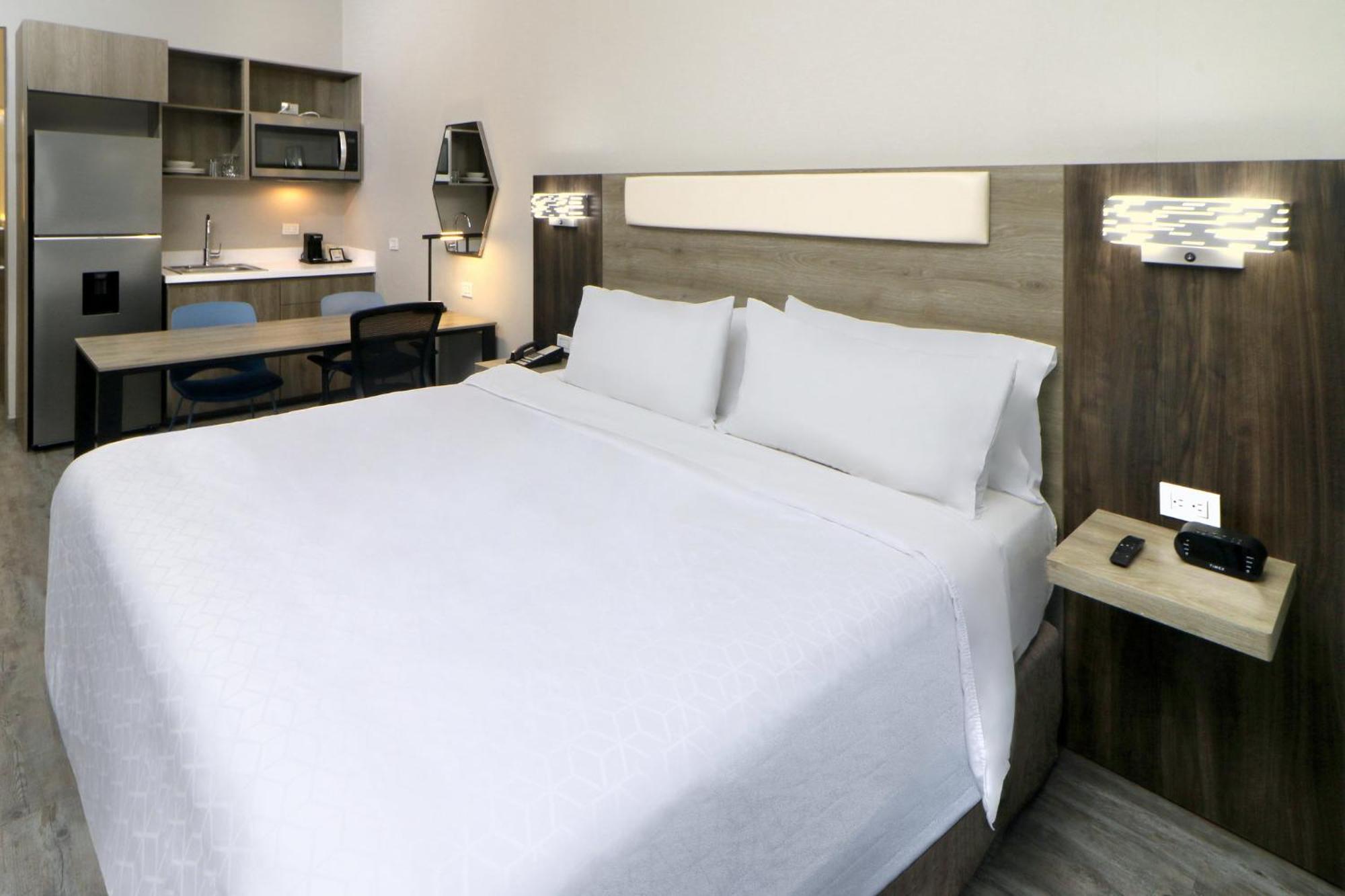 Holiday Inn Express Manzanillo By Ihg Bagian luar foto