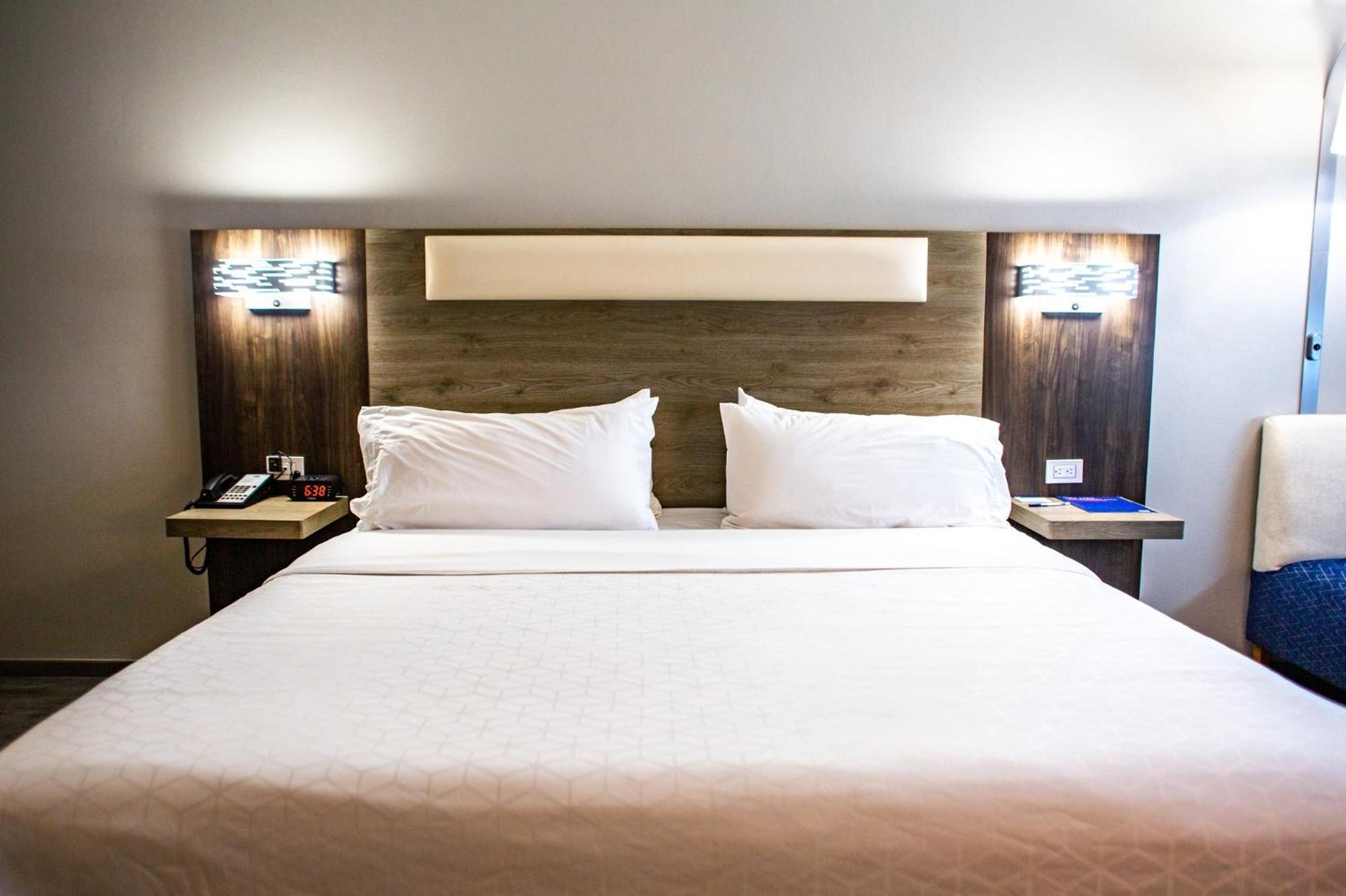 Holiday Inn Express Manzanillo By Ihg Bagian luar foto