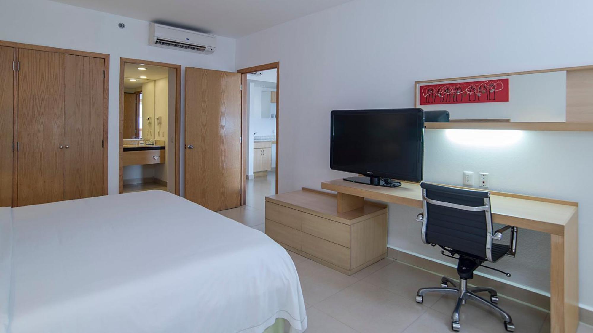 Holiday Inn Express Manzanillo By Ihg Bagian luar foto