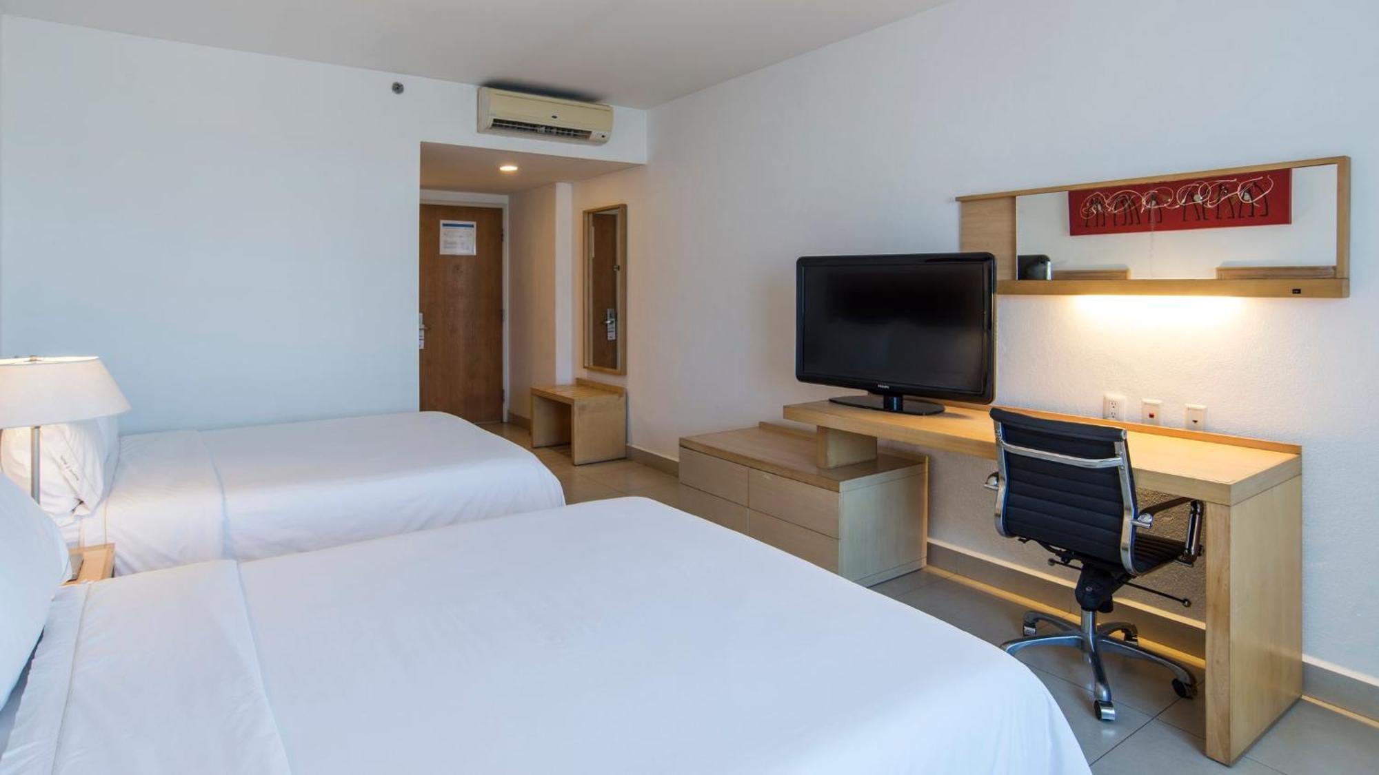 Holiday Inn Express Manzanillo By Ihg Bagian luar foto